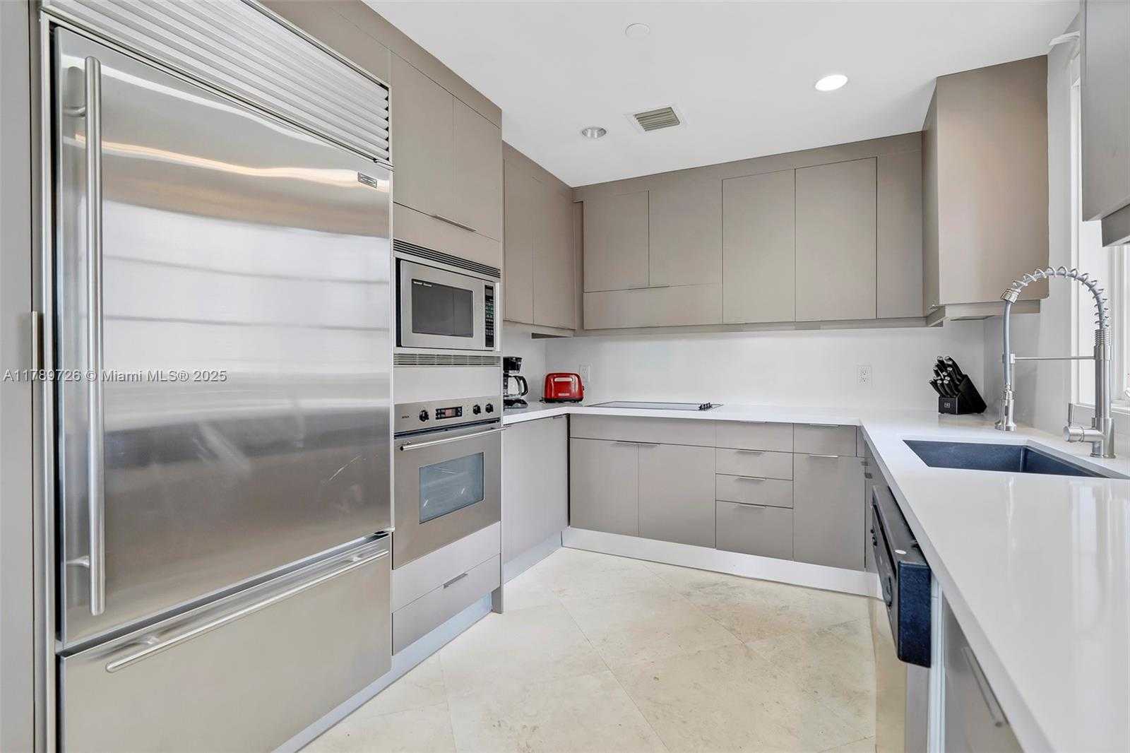 Small Image of 19227 FISHER ISLAND DR #19227, Miami Beach Number 10