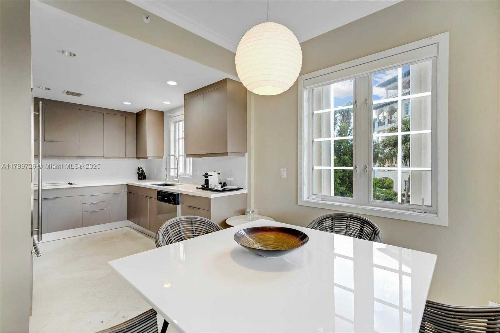 Small Image of 19227 FISHER ISLAND DR #19227, Miami Beach Number 11