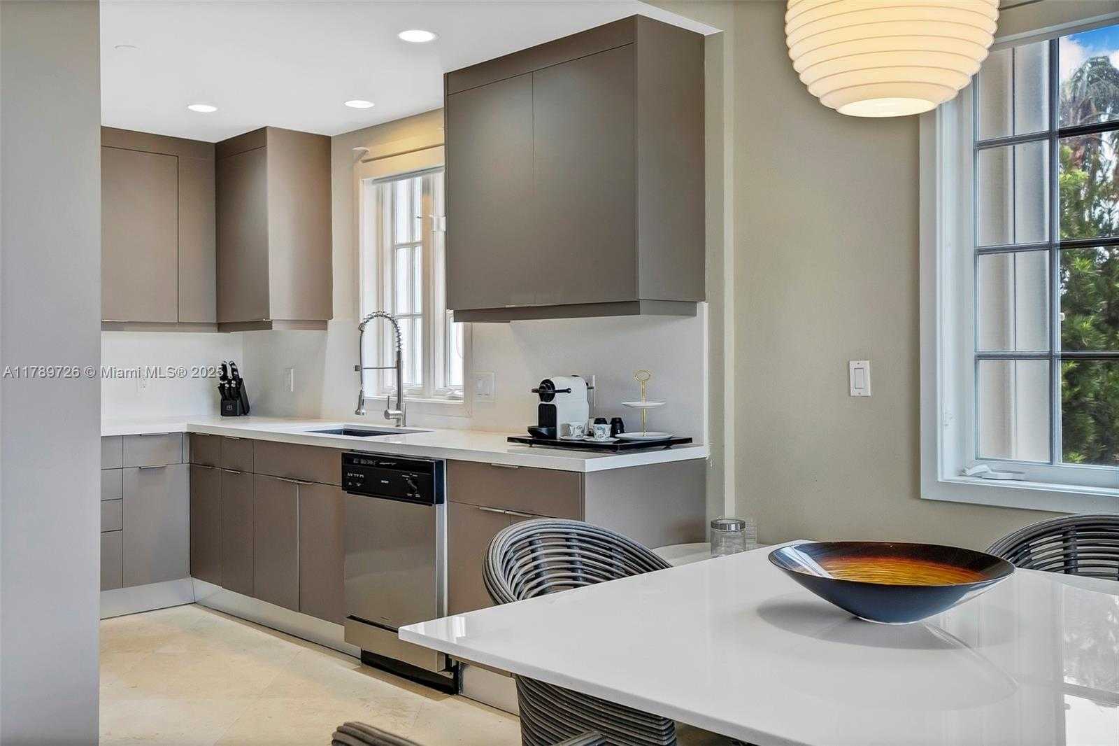 Small Image of 19227 FISHER ISLAND DR #19227, Miami Beach Number 15