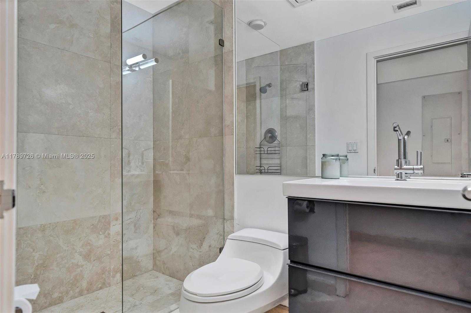 Small Image of 19227 FISHER ISLAND DR #19227, Miami Beach Number 28