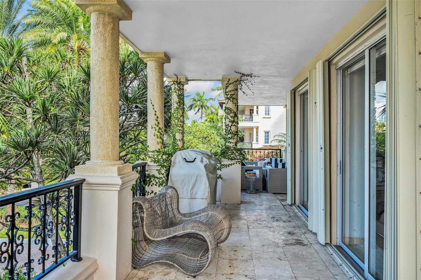 Small Image of 19227 FISHER ISLAND DR #19227, Miami Beach Number 30