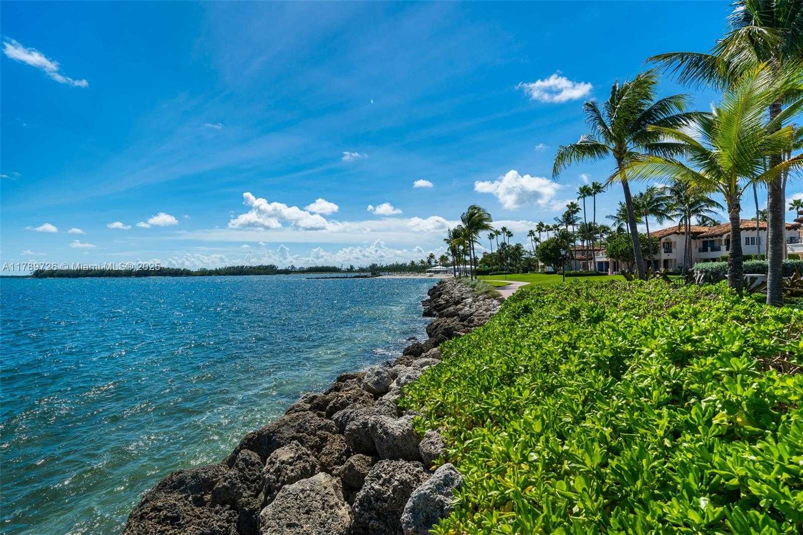 Small Image of 19227 FISHER ISLAND DR #19227, Miami Beach Number 35