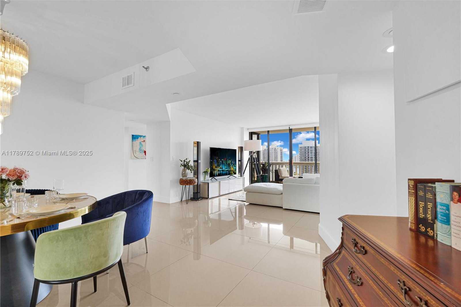 Small Image of 1000 ISLAND BLVD #2508, Aventura Number 13
