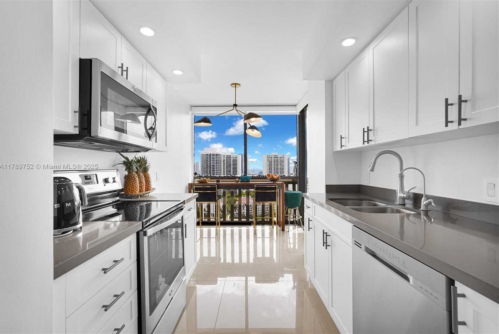 Small Image of 1000 ISLAND BLVD #2508, Aventura Number 18