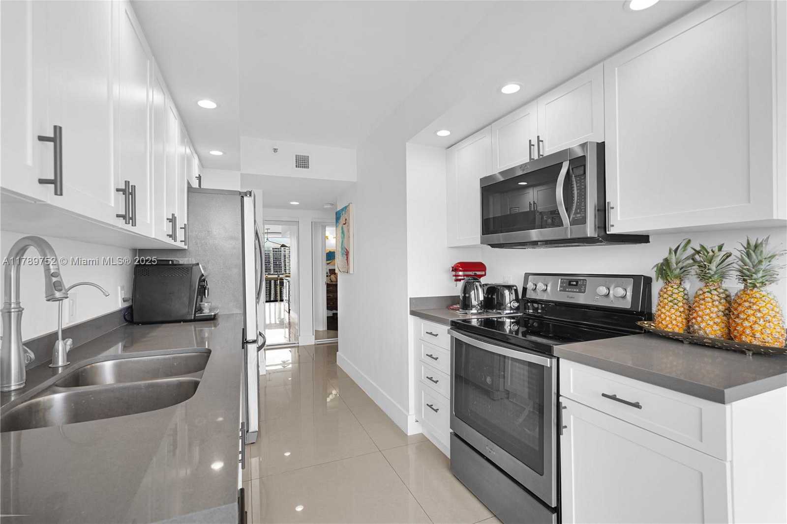 Small Image of 1000 ISLAND BLVD #2508, Aventura Number 19