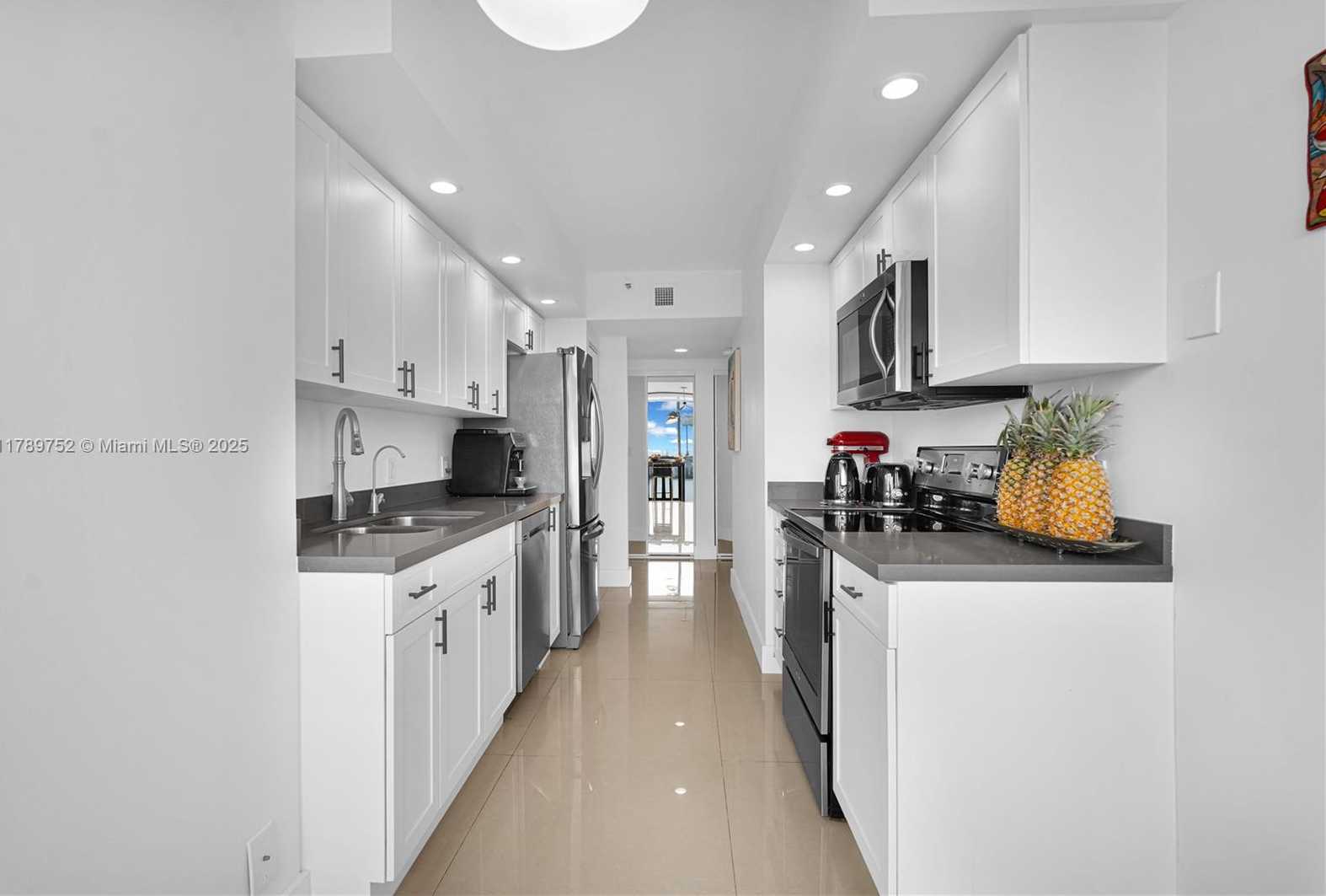 Small Image of 1000 ISLAND BLVD #2508, Aventura Number 20