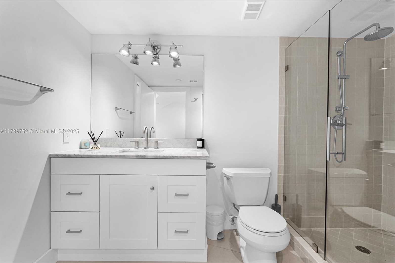 Small Image of 1000 ISLAND BLVD #2508, Aventura Number 29
