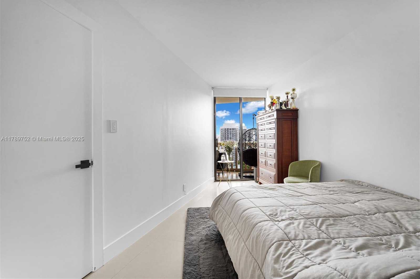 Small Image of 1000 ISLAND BLVD #2508, Aventura Number 30