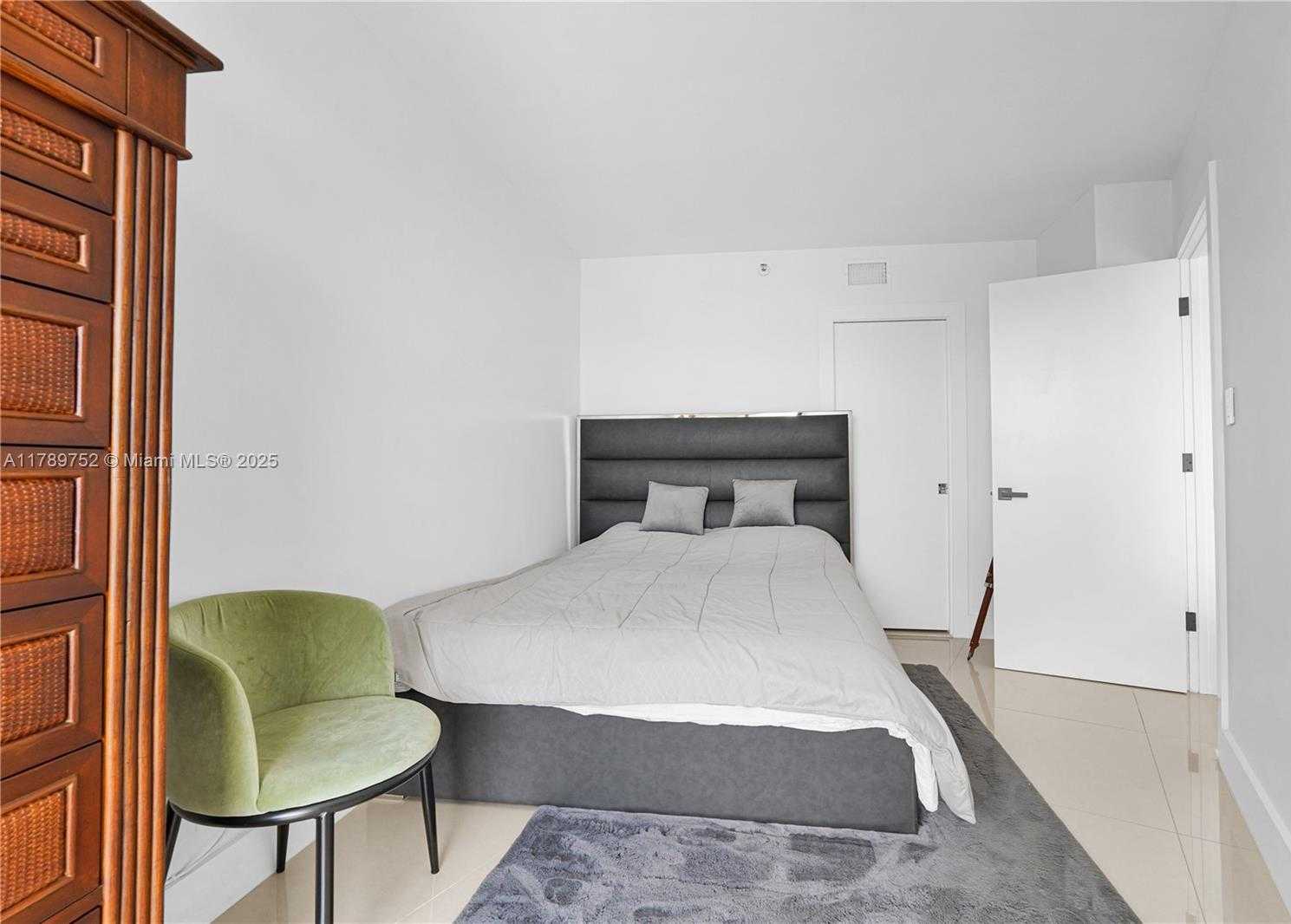 Small Image of 1000 ISLAND BLVD #2508, Aventura Number 32