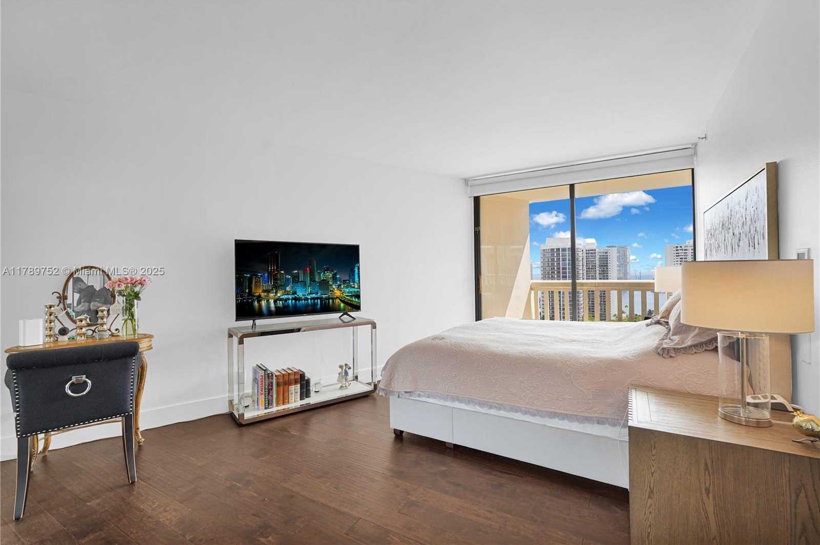 Small Image of 1000 ISLAND BLVD #2508, Aventura Number 33