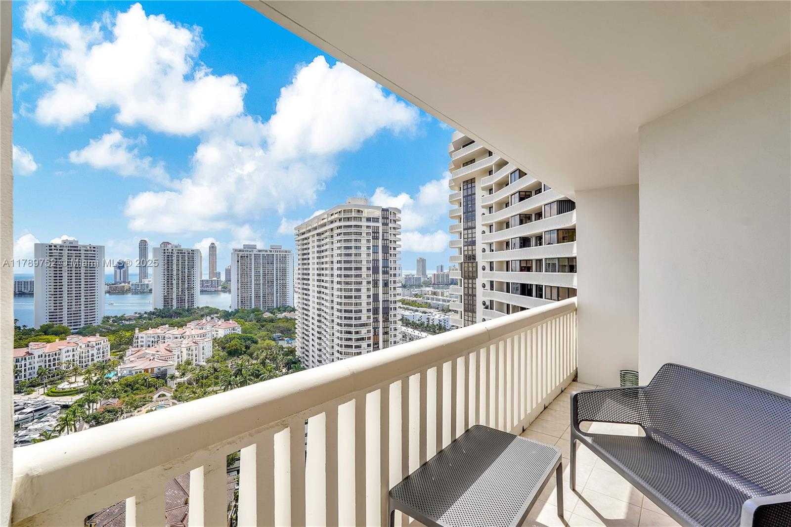 Small Image of 1000 ISLAND BLVD #2508, Aventura Number 6