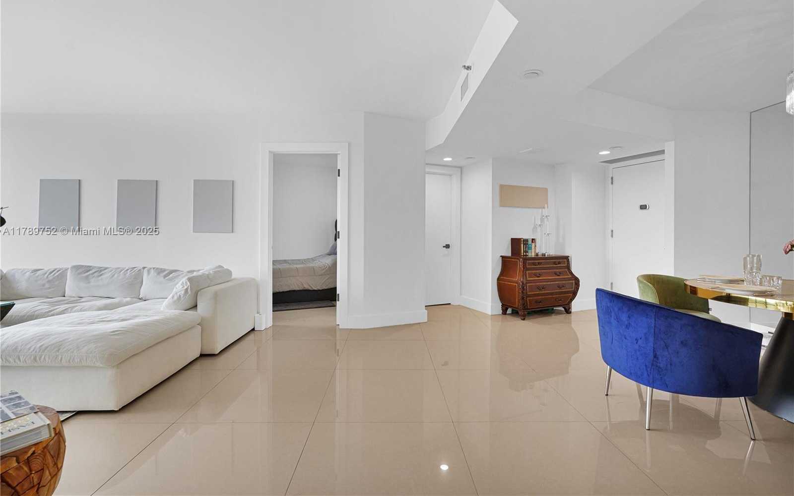 Small Image of 1000 ISLAND BLVD #2508, Aventura Number 8