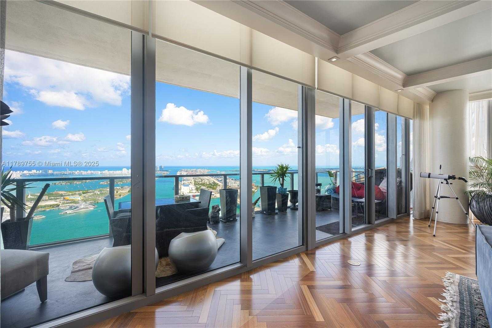 Small Image of 1100 BISCAYNE BLVD #5801, Miami Number 10