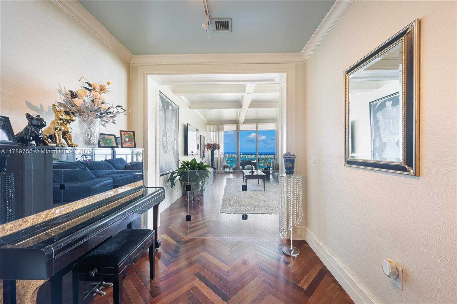 Small Image of 1100 BISCAYNE BLVD #5801, Miami Number 18