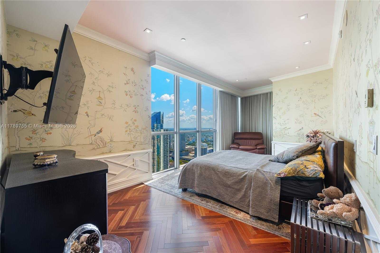 Small Image of 1100 BISCAYNE BLVD #5801, Miami Number 20