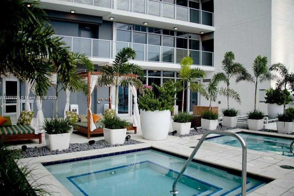 Small Image of 1100 BISCAYNE BLVD #5801, Miami Number 27