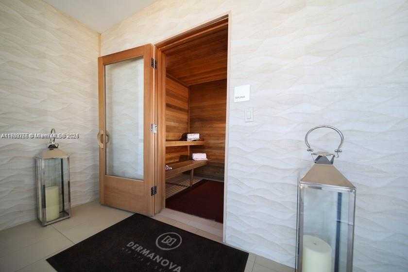 Small Image of 1100 BISCAYNE BLVD #5801, Miami Number 30