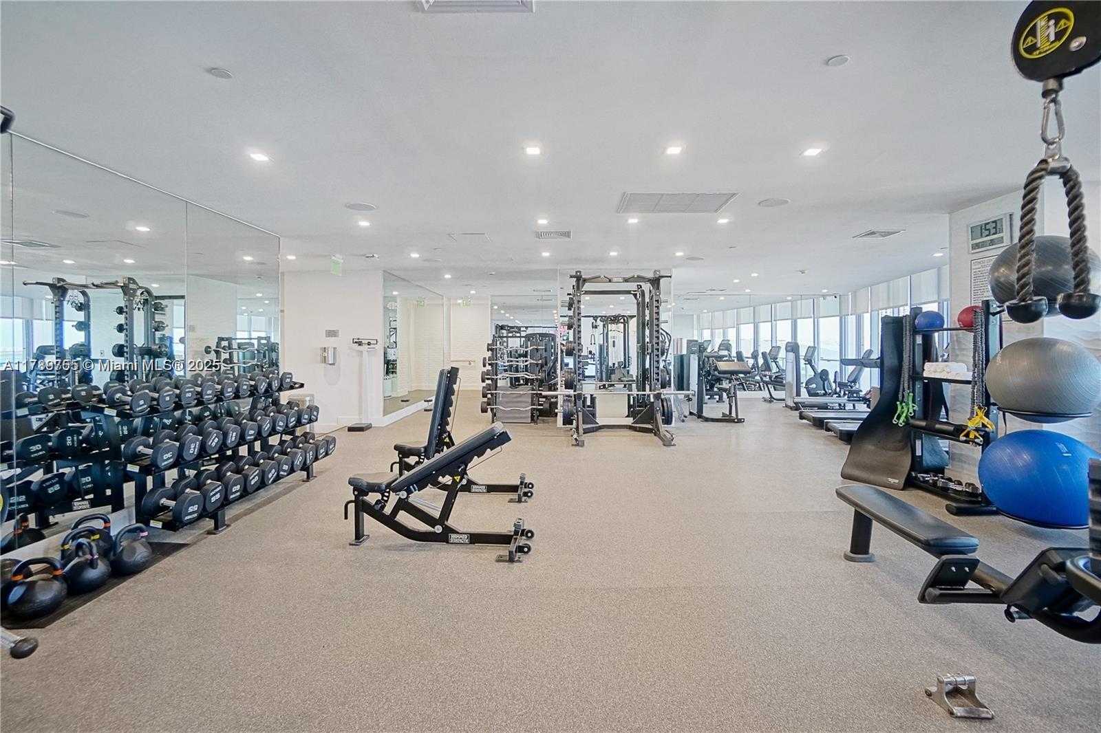 Small Image of 1100 BISCAYNE BLVD #5801, Miami Number 36