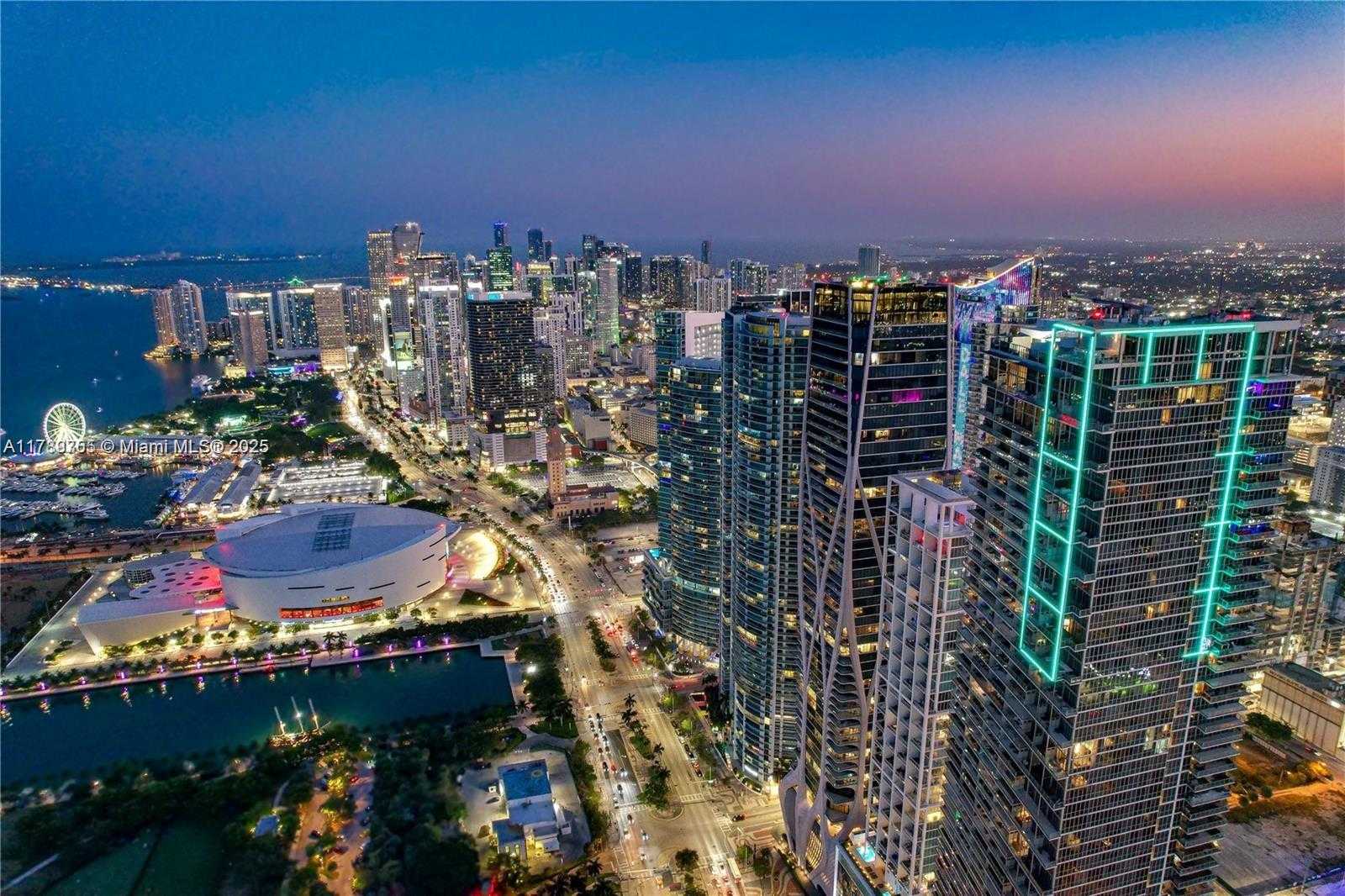 Small Image of 1100 BISCAYNE BLVD #5801, Miami Number 9