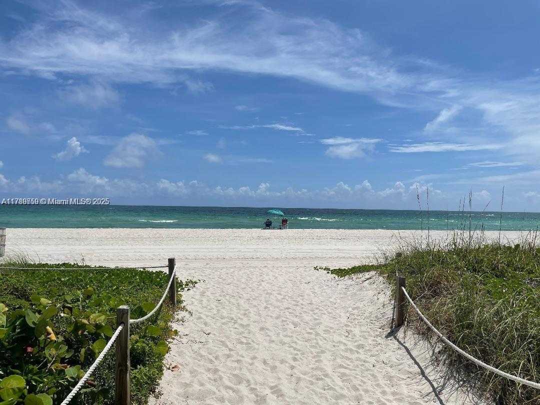 Small Image of 5401 COLLINS AVE #514, Miami Beach Number 2