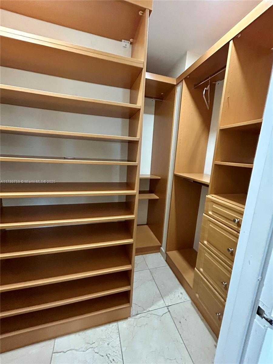 Small Image of 5401 COLLINS AVE #514, Miami Beach Number 32