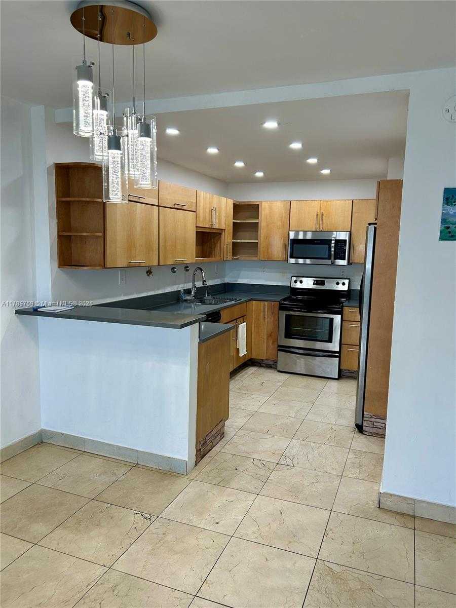 Small Image of 5401 COLLINS AVE #514, Miami Beach Number 33