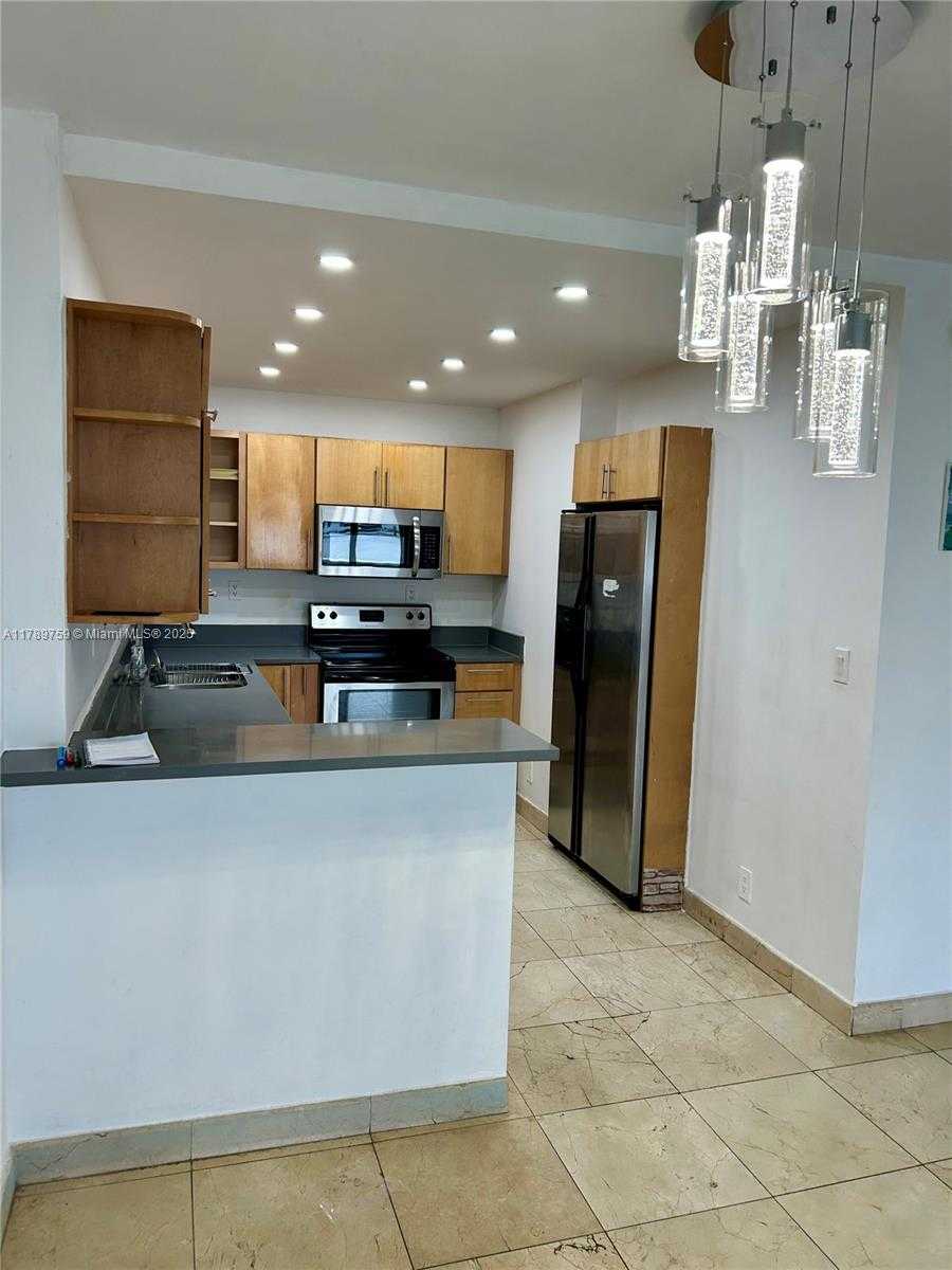 Small Image of 5401 COLLINS AVE #514, Miami Beach Number 34