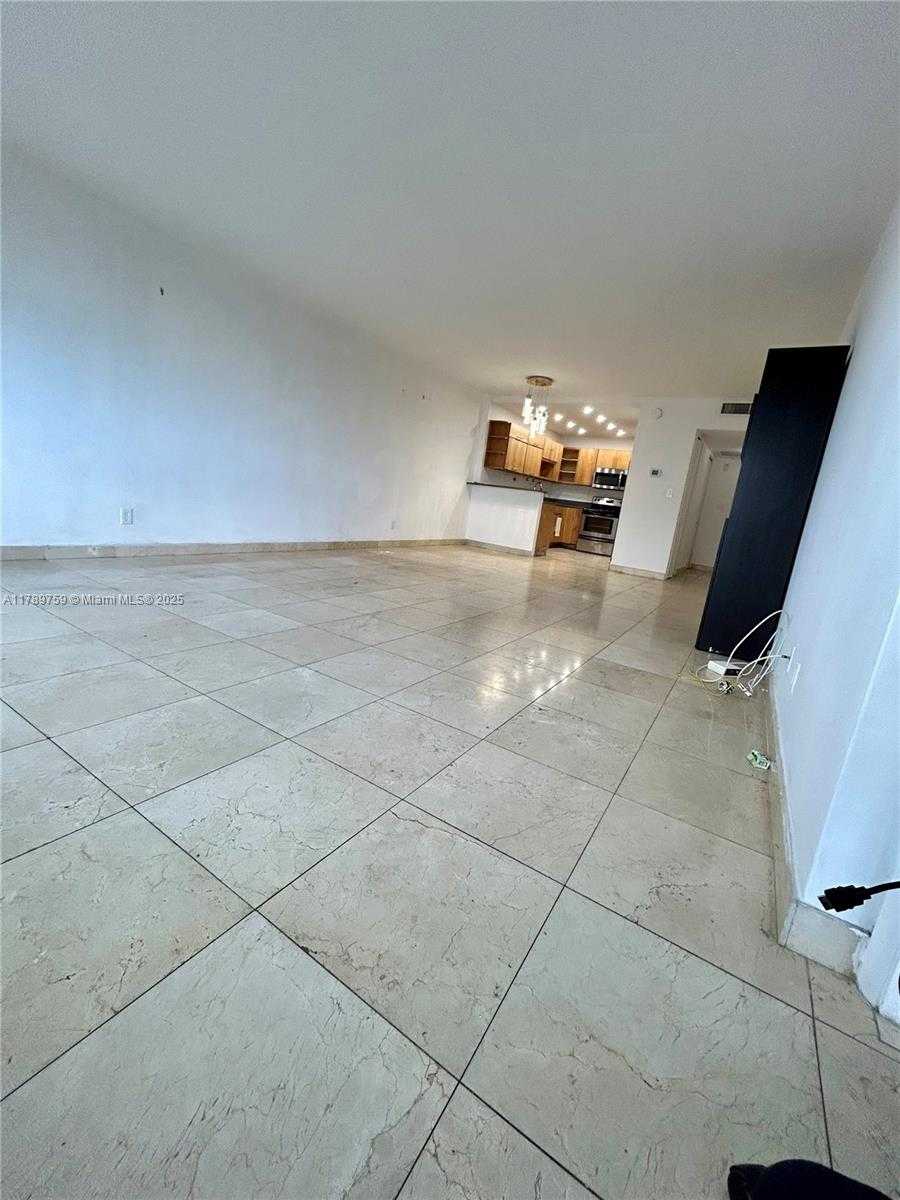 Small Image of 5401 COLLINS AVE #514, Miami Beach Number 38