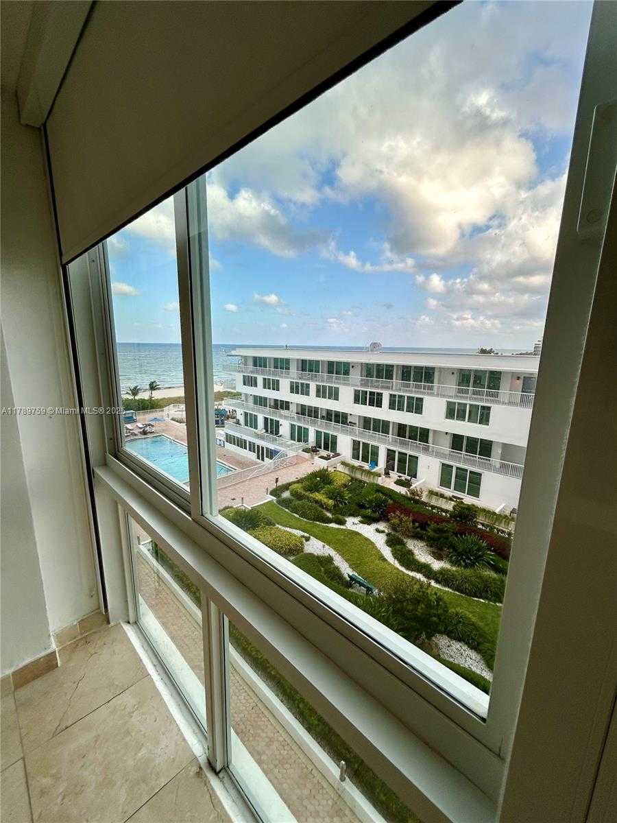 Small Image of 5401 COLLINS AVE #514, Miami Beach Number 42