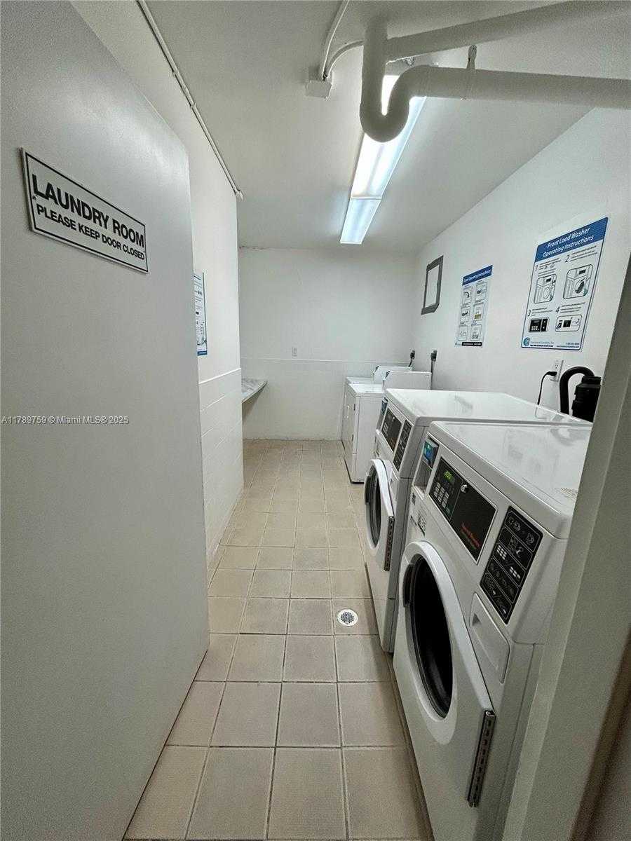 Small Image of 5401 COLLINS AVE #514, Miami Beach Number 45