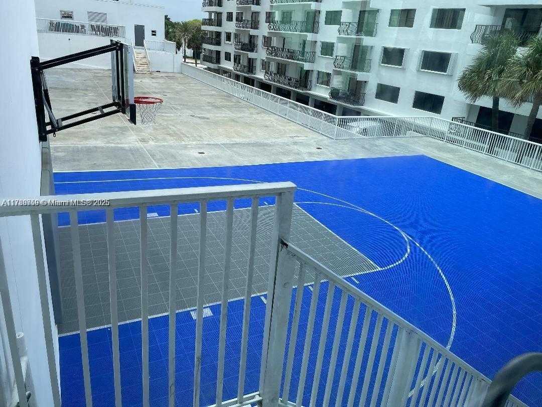 Small Image of 5401 COLLINS AVE #514, Miami Beach Number 7