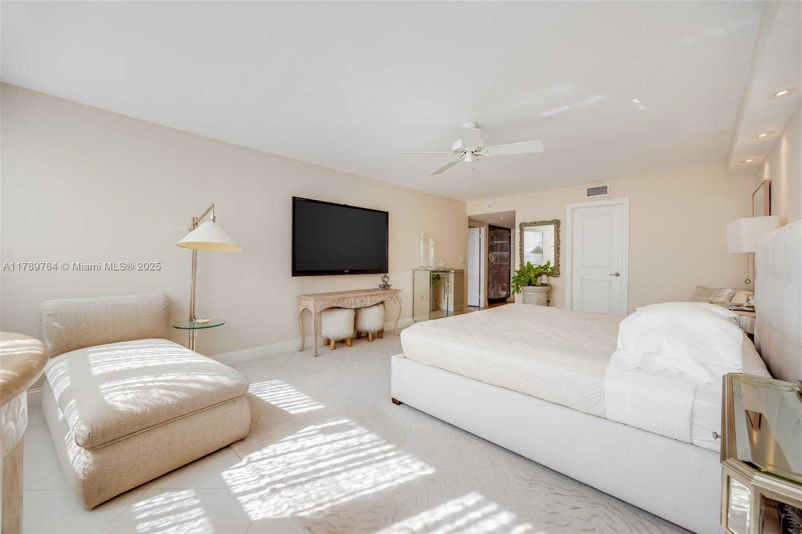 Small Image of 2 GROVE ISLE DR #B305, Miami Number 11
