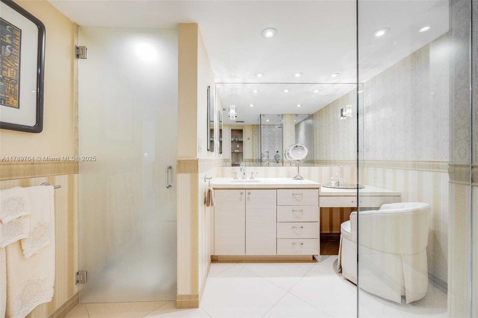 Small Image of 2 GROVE ISLE DR #B305, Miami Number 12