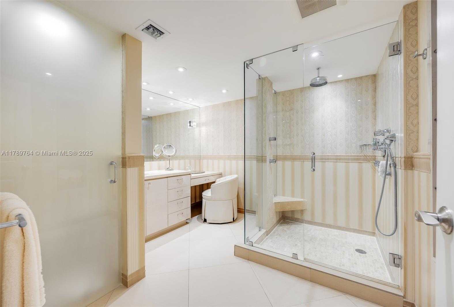 Small Image of 2 GROVE ISLE DR #B305, Miami Number 13