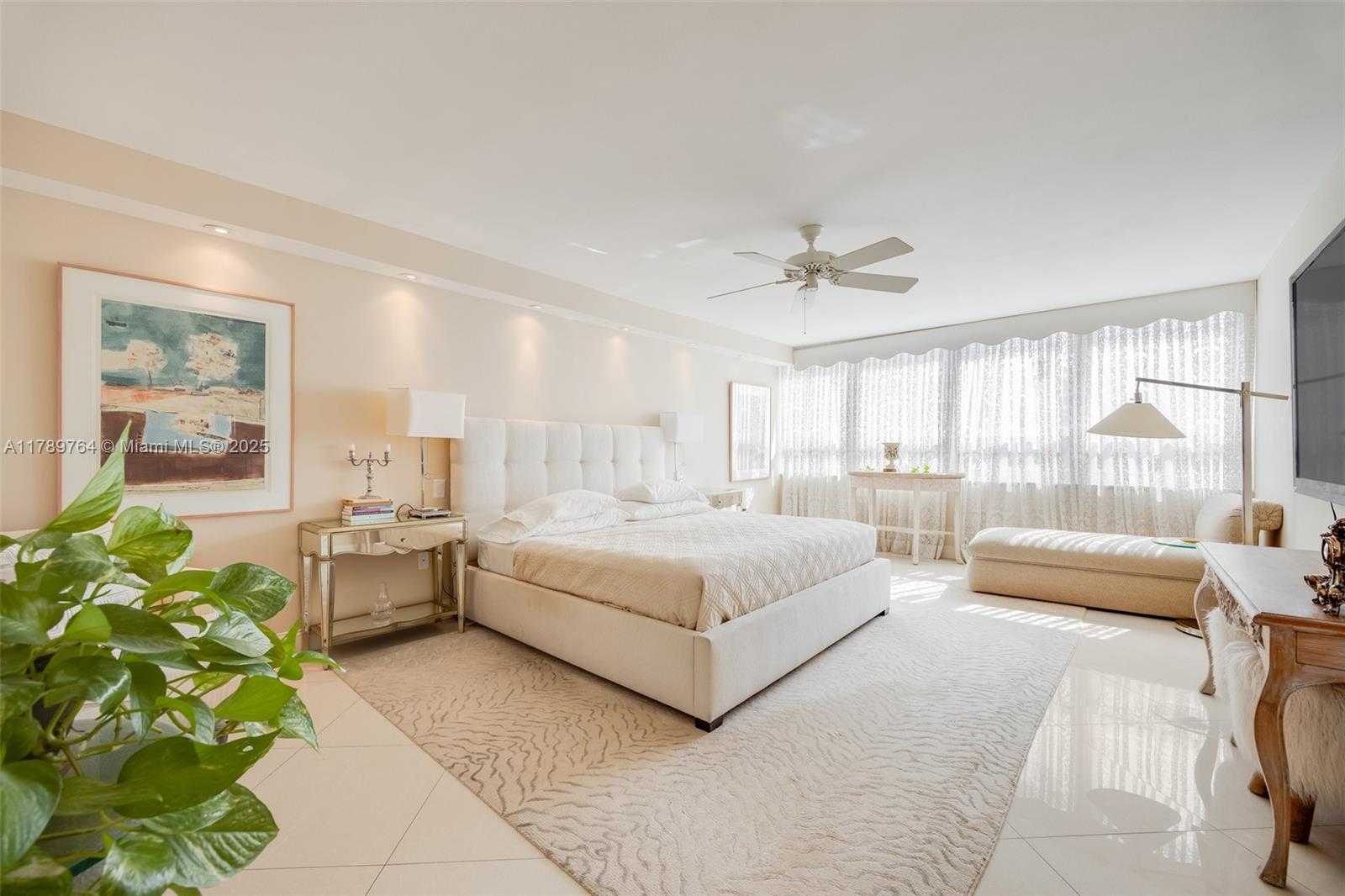 Small Image of 2 GROVE ISLE DR #B305, Miami Number 9