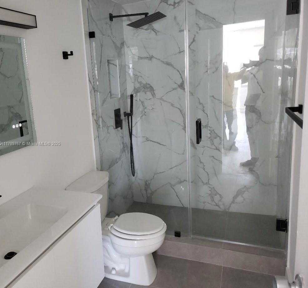 Small Image of 1000 WEST AVE #702, Miami Beach Number 10