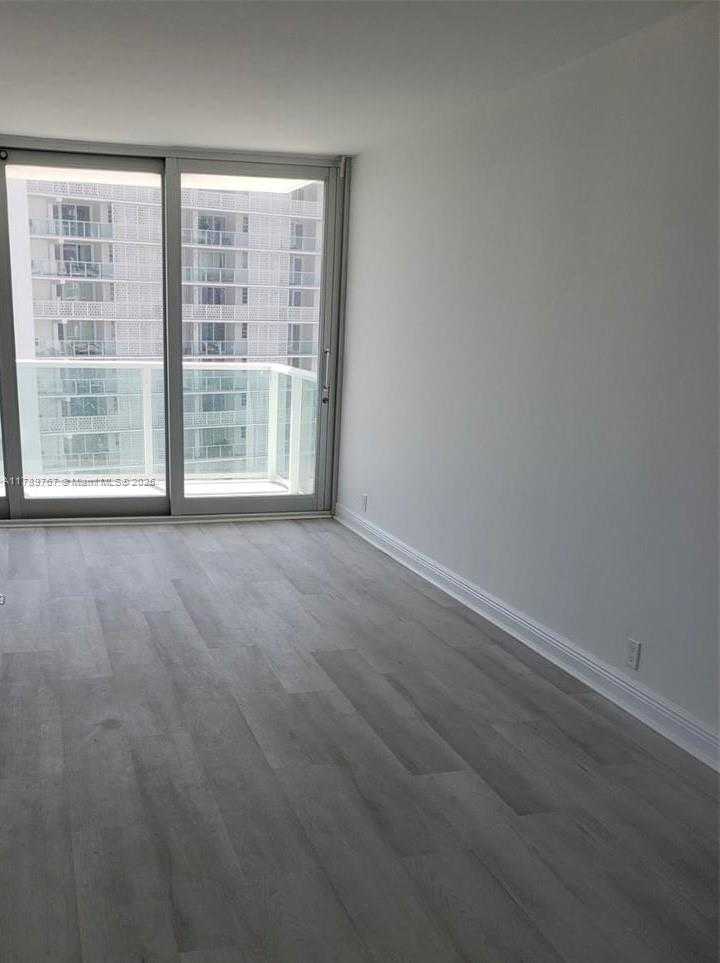 Small Image of 1000 WEST AVE #702, Miami Beach Number 7