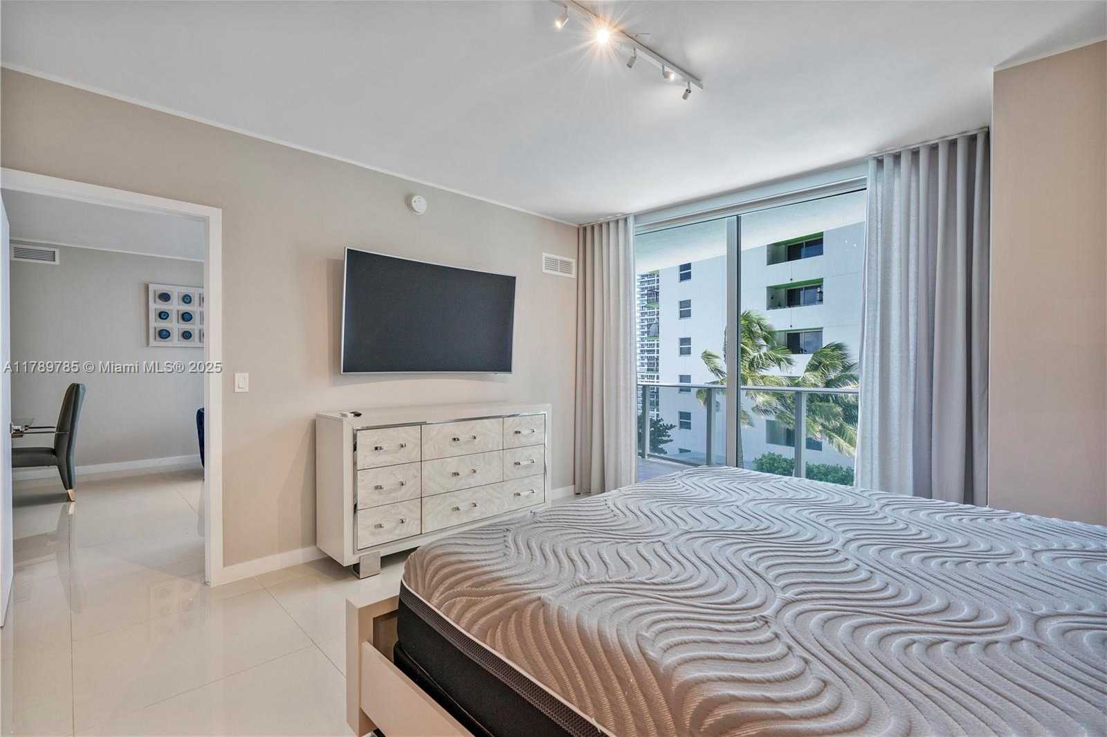 Small Image of 488 NORTH EAST 18TH ST #1610, Miami Number 56