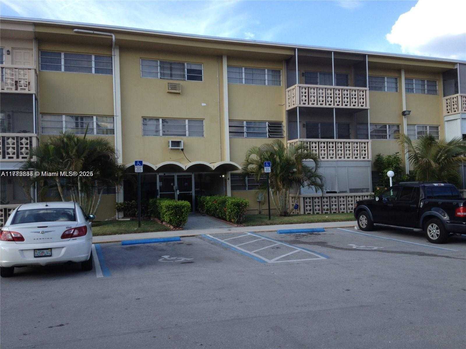Small Image of 1460 NORTH EAST 169TH ST #310, Miami Number 11