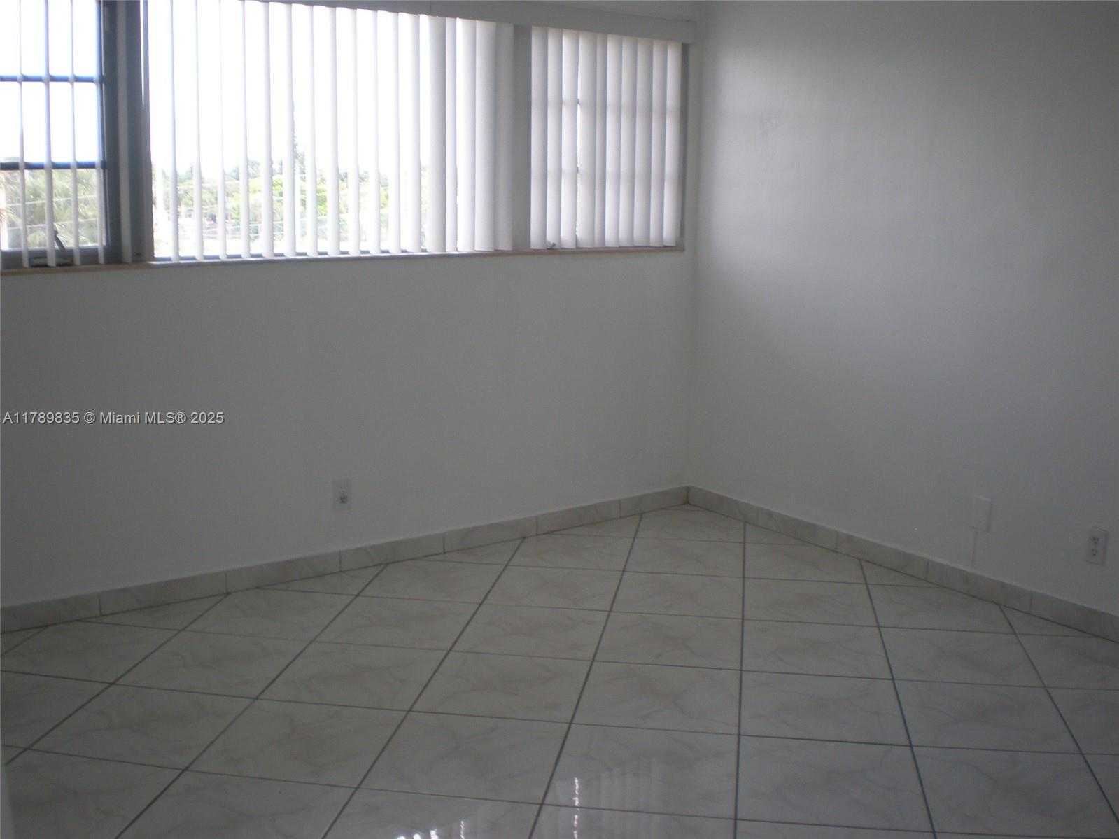 Small Image of 1460 NORTH EAST 169TH ST #310, Miami Number 3