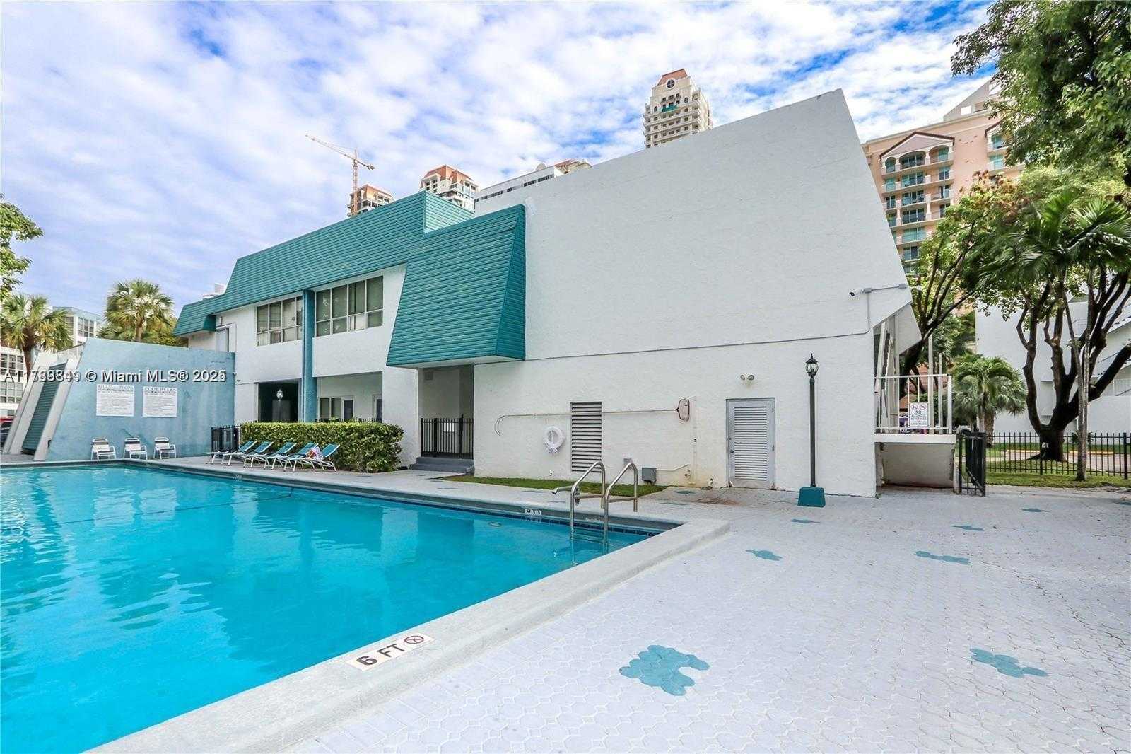 Small Image of 200 177TH DR #210, Sunny Isles Beach Number 2