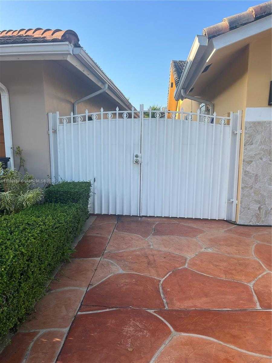 Small Image of 14356 SOUTH WEST 48TH LN #1, Miami Number 3
