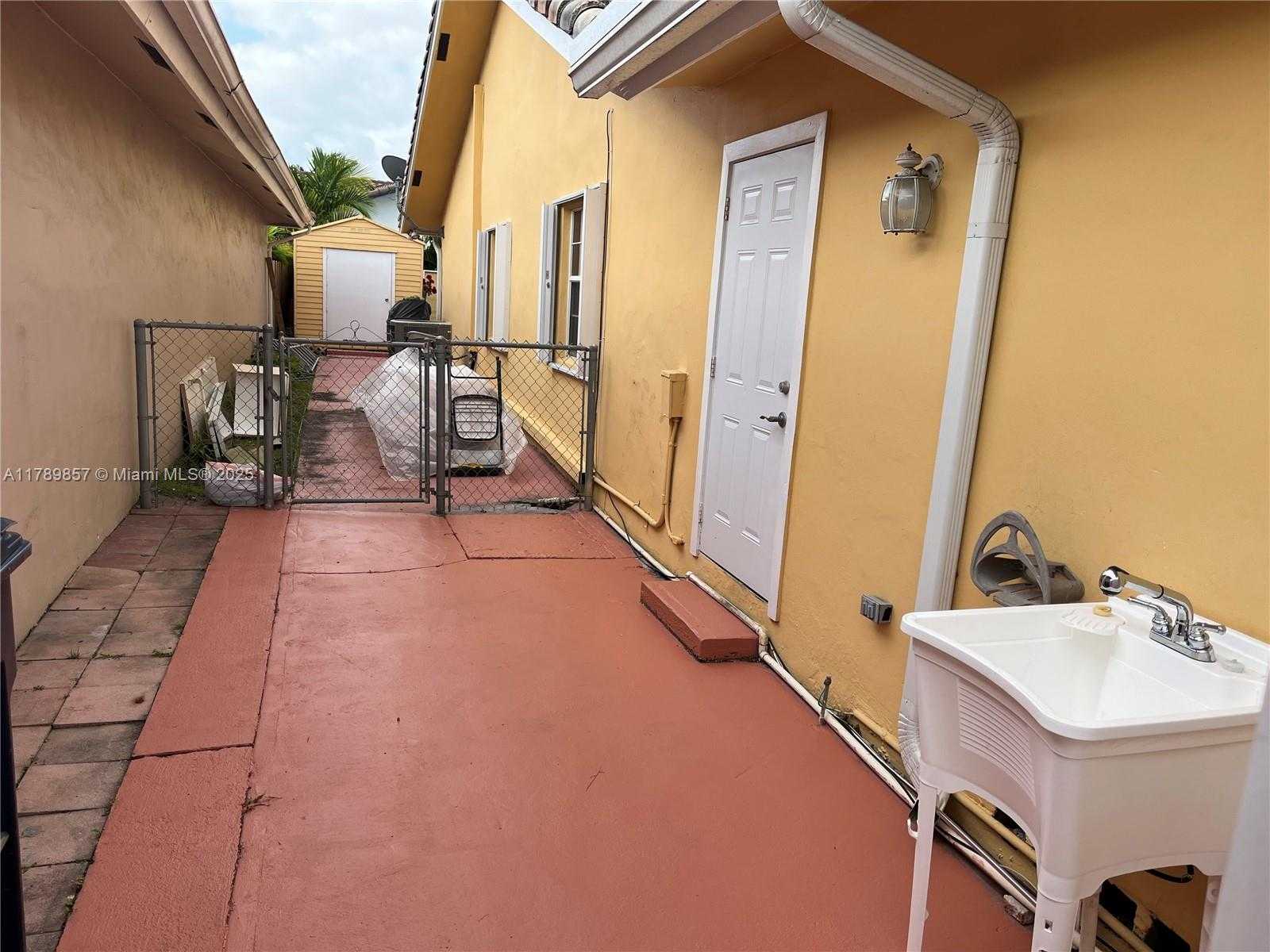 Small Image of 14356 SOUTH WEST 48TH LN #1, Miami Number 4