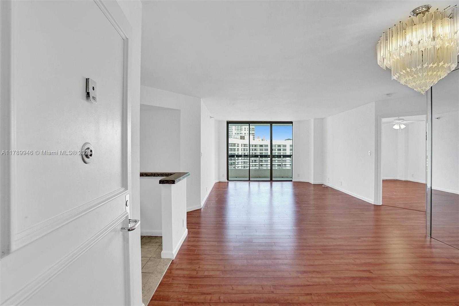 Small Image of 3530 #1812, Aventura Number 10