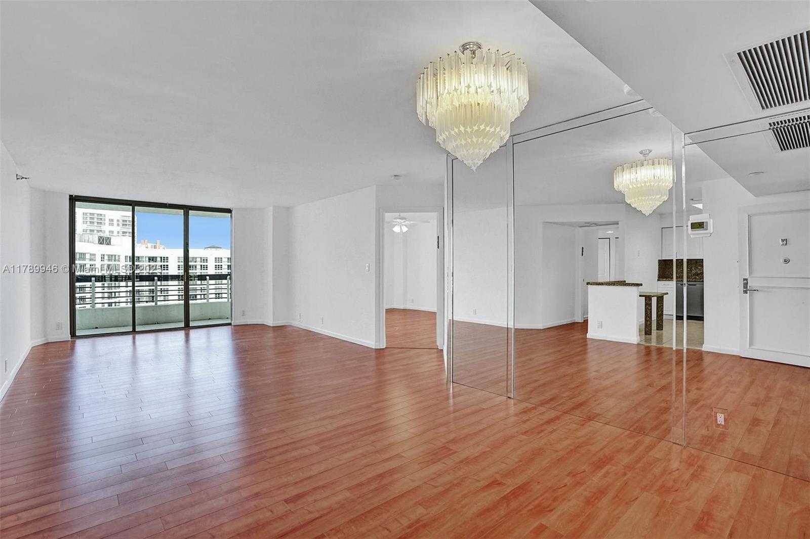 Small Image of 3530 #1812, Aventura Number 11