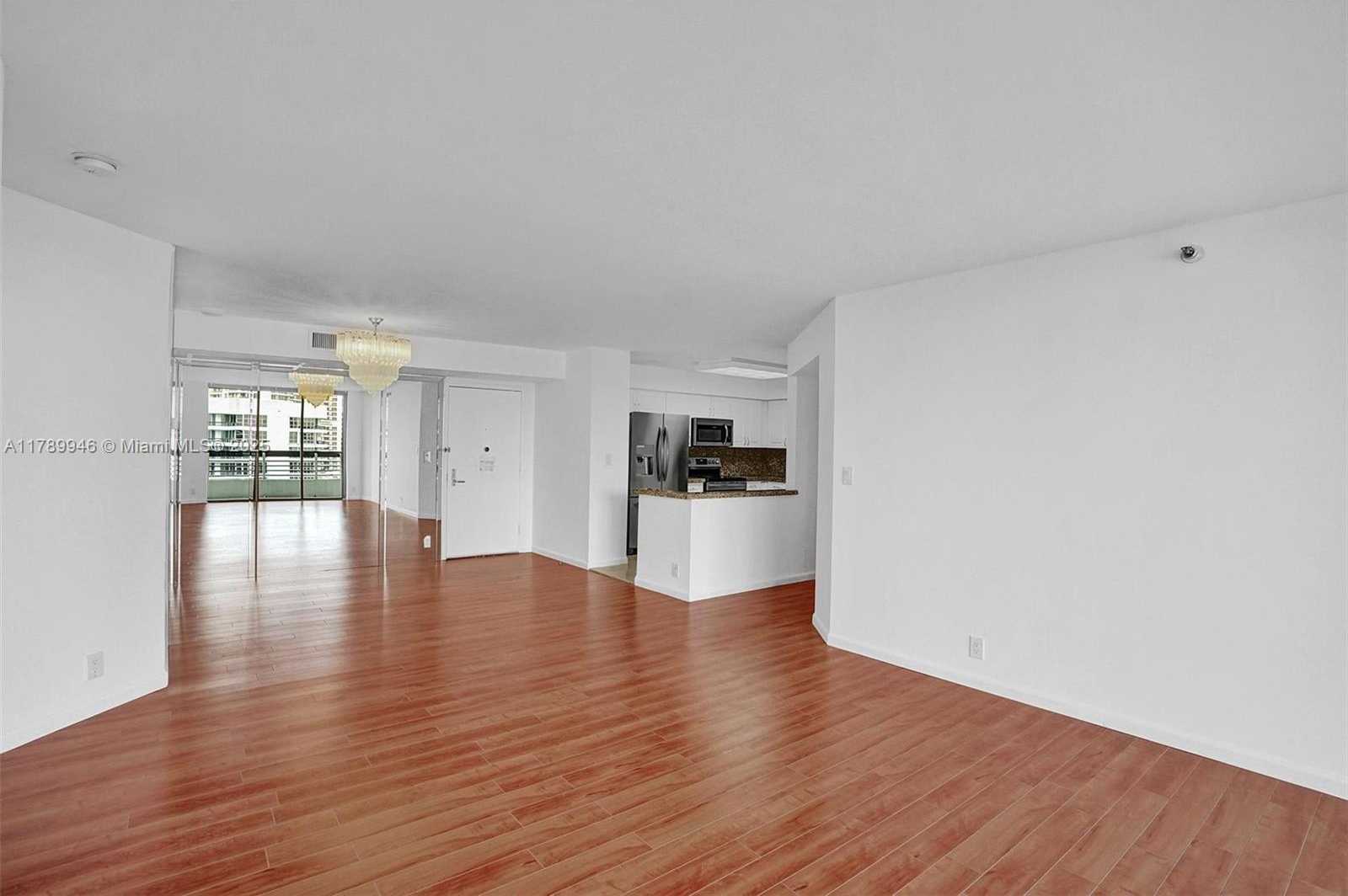 Small Image of 3530 #1812, Aventura Number 15