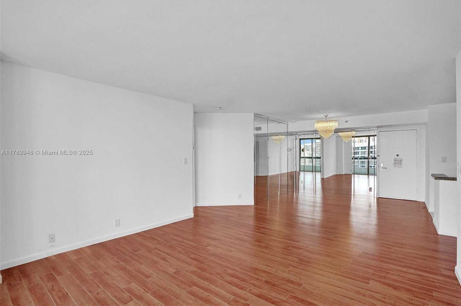 Small Image of 3530 #1812, Aventura Number 17