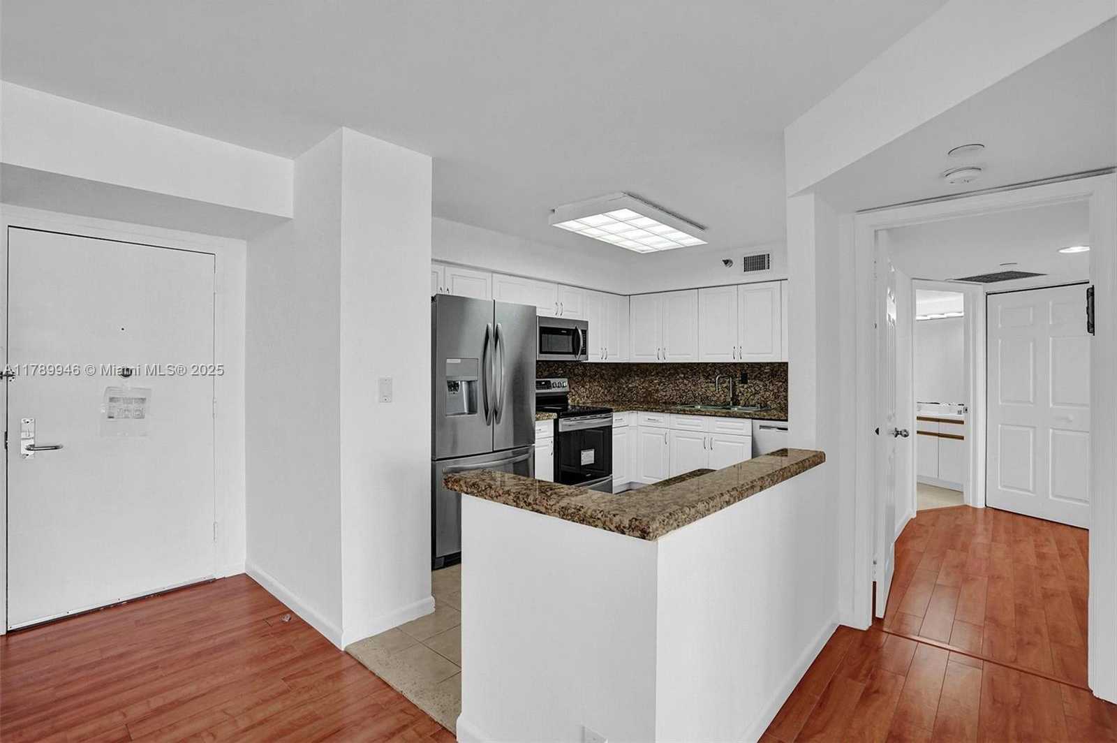 Small Image of 3530 #1812, Aventura Number 19