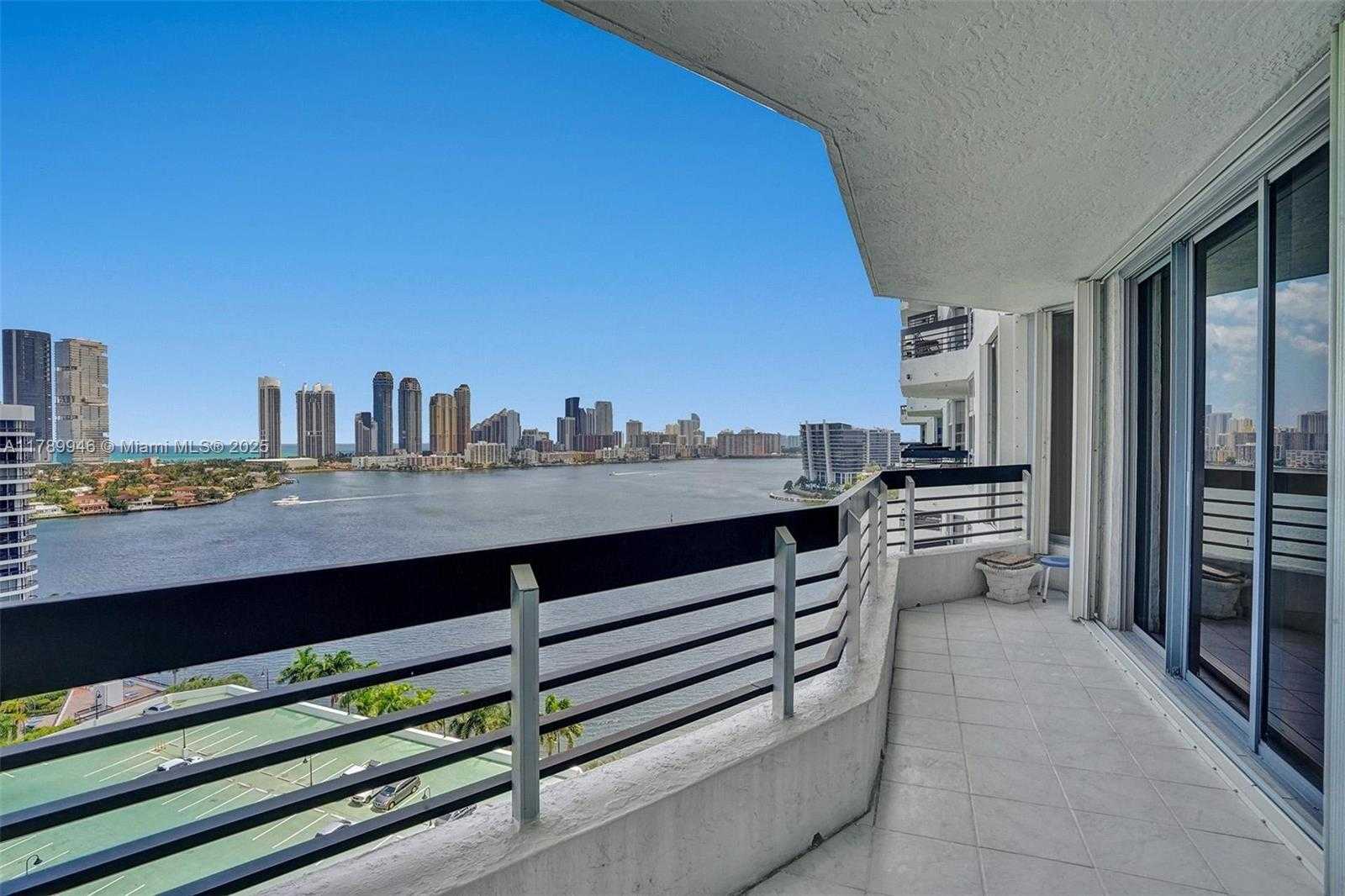 Small Image of 3530 #1812, Aventura Number 2