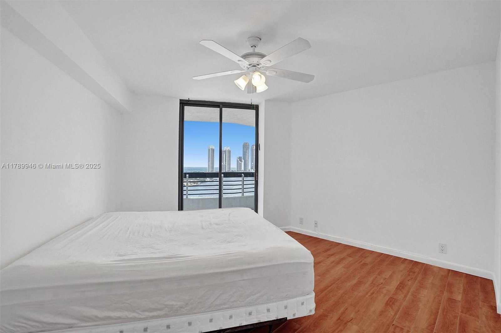 Small Image of 3530 #1812, Aventura Number 20